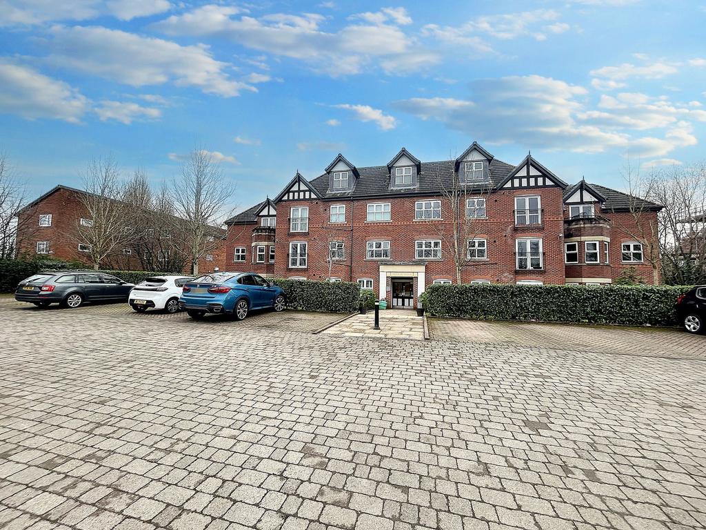 Worsley Point, Manchester M27 2 bed apartment for sale £235,000