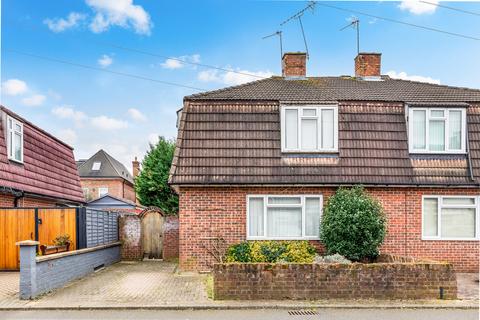23 Latchmere Close, Richmond, TW10 5HQ