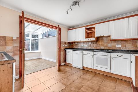 23 Latchmere Close, Richmond, TW10 5HQ
