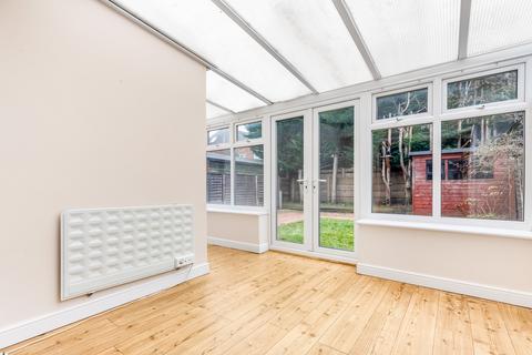 23 Latchmere Close, Richmond, TW10 5HQ