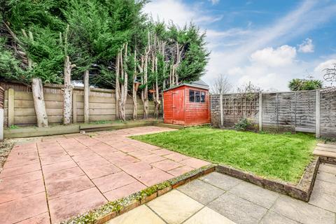23 Latchmere Close, Richmond, TW10 5HQ