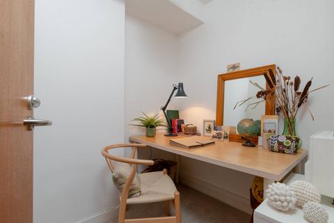 2 Belvedere Park, Edinburgh, EH6 4LR