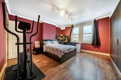 2 bedroom flat for sale, Merton Road, Wimbledon