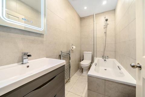 2 bedroom flat for sale, Merton Road, Wimbledon