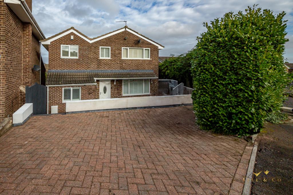 West Bank Drive, Sheffield S25 4 bed detached house for sale £325,000