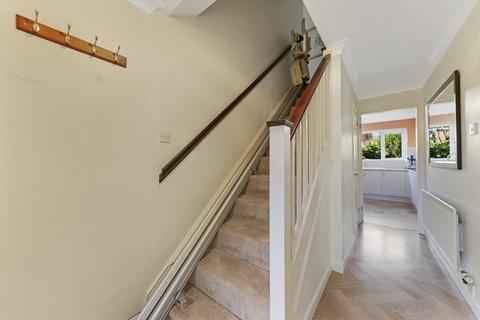 6 Saxon Dale, Kettering, NN16 9JN