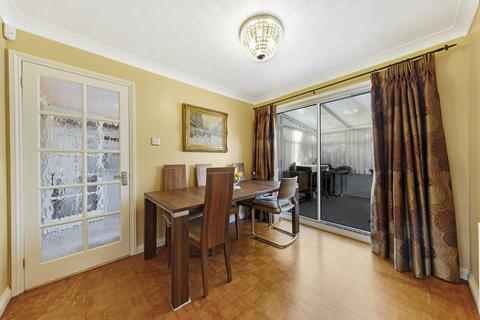 6 Saxon Dale, Kettering, NN16 9JN