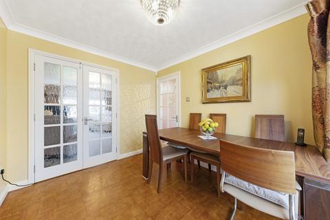 6 Saxon Dale, Kettering, NN16 9JN