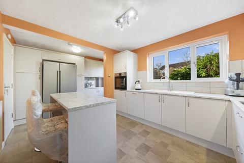6 Saxon Dale, Kettering, NN16 9JN