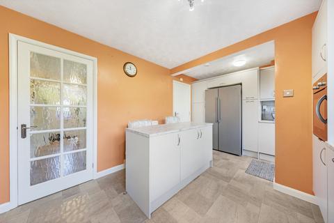 6 Saxon Dale, Kettering, NN16 9JN