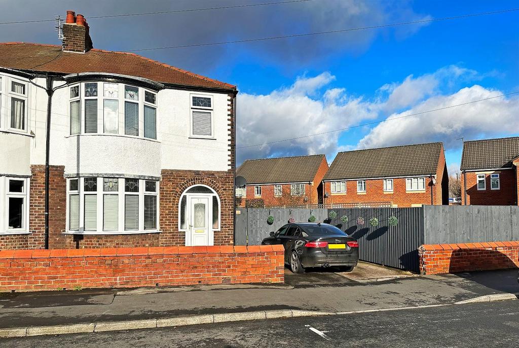 Gladstone Road, Altrincham 3 bed semidetached house £535,000