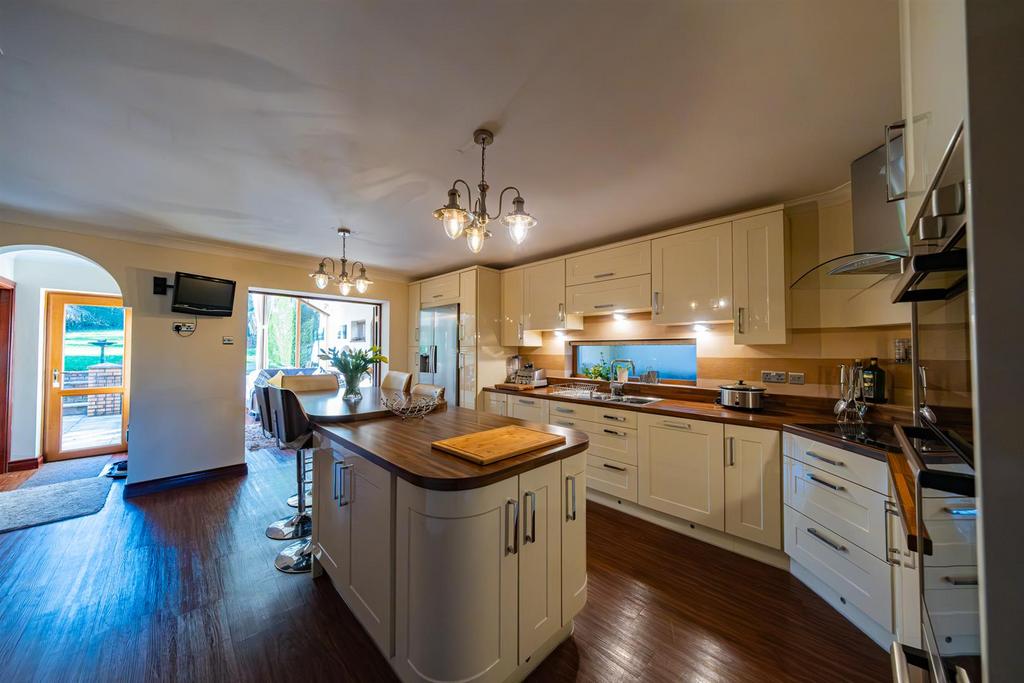 Kitchen/Breakfast Room