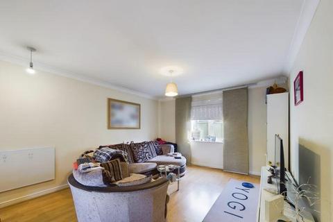 1 bedroom flat for sale - Windermere Avenue, Purfleet-on-Thames, RM19