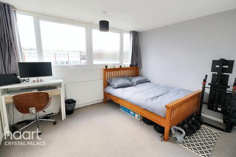 230 Sylvan Road, London, SE19 2SB