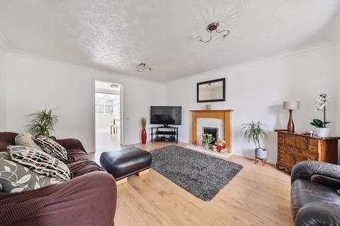 30 Abelia Close, West End, Woking, GU24 9PG