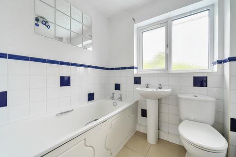 30 Abelia Close, West End, Woking, GU24 9PG