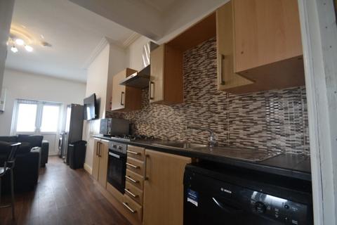 6 bedroom terraced house to rent - Berkeley Avenue, Manchester M14