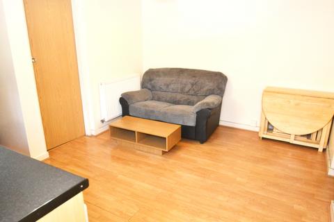 1 bedroom flat to rent, Birchfields Road, Manchester M13