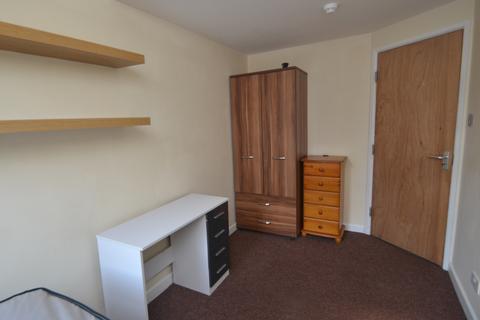6 bedroom terraced house to rent, Braemar Road, Manchester M14