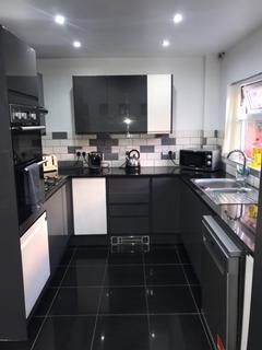 6 bedroom detached house to rent, Cedar Grove, Manchester M14