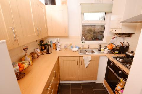 4 bedroom terraced house to rent, Kathleen Grove, Manchester M14