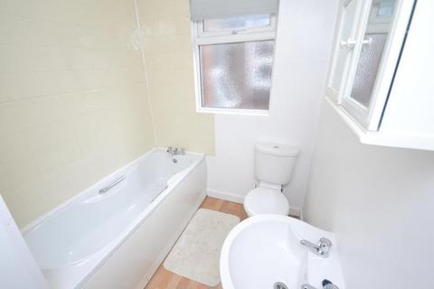 7 bedroom terraced house to rent, Longford Place, Manchester M14