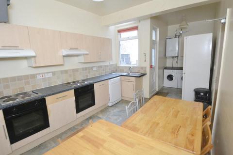 7 bedroom terraced house to rent, Longford Place, Manchester M14