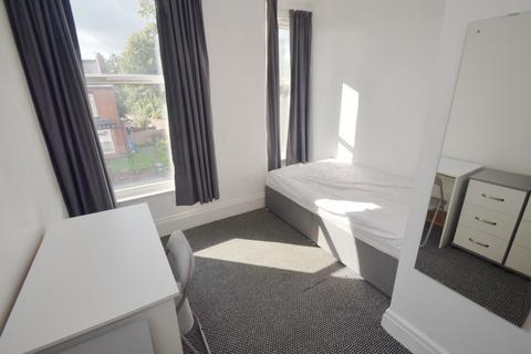 7 bedroom terraced house to rent, Longford Place, Manchester M14