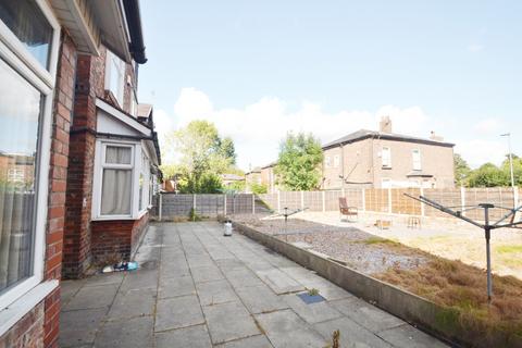 7 bedroom terraced house to rent, Longford Place, Manchester M14