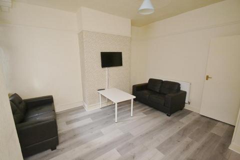 4 bedroom terraced house to rent, Milnthorpe Street, Salford M6