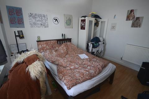6 bedroom terraced house to rent, Moseley Road, Manchester M14