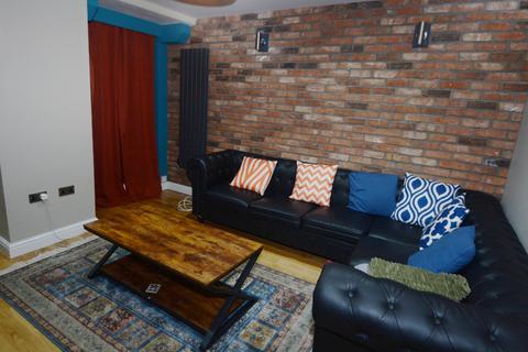 6 bedroom terraced house to rent, Moseley Road, Manchester M14