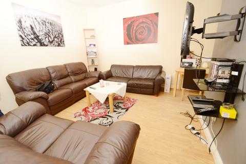 6 bedroom terraced house to rent, Moseley Road, Manchester M14
