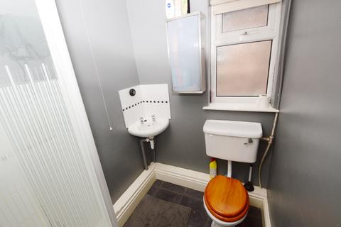6 bedroom terraced house to rent, Moseley Road, Manchester M14