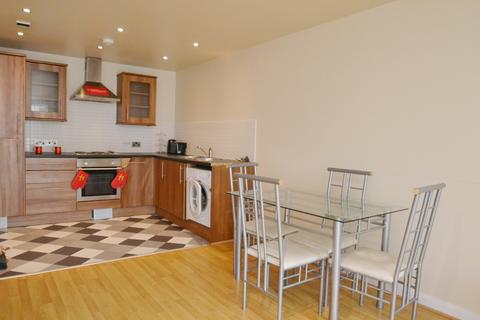 2 bedroom flat to rent, Percy Street, Manchester M15