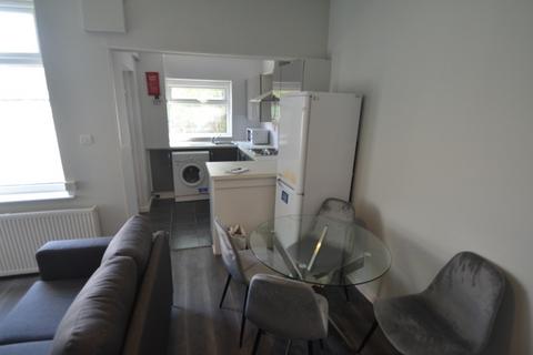 3 bedroom terraced house to rent, Romney Street, Salford M6