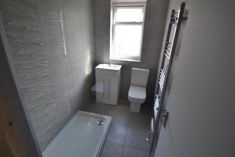 3 bedroom terraced house to rent, Romney Street, Salford M6