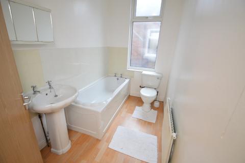 8 bedroom terraced house to rent, Scarsdale Road, Manchester M14