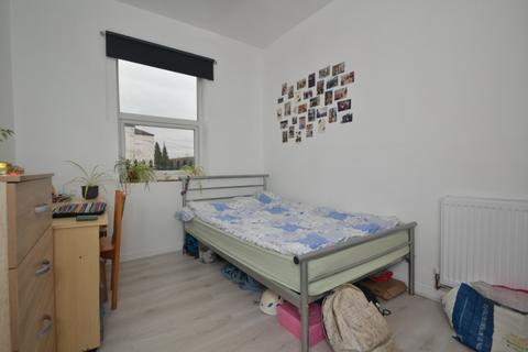6 bedroom terraced house to rent, Standish Road, Manchester M14