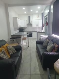 6 bedroom terraced house to rent, Standish Road, Manchester M14