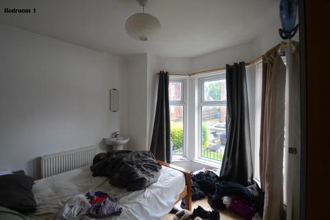 8 bedroom terraced house to rent, Talbot Road, Manchester M14