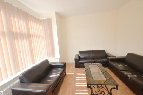 6 bedroom terraced house to rent, Upper Kent Road, Manchester M14