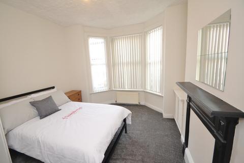 4 bedroom terraced house to rent, Ashfield Road, Manchester M13