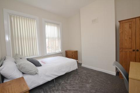 4 bedroom terraced house to rent, Ashfield Road, Manchester M13