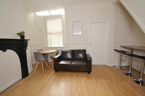 4 bedroom terraced house to rent, Ashfield Road, Manchester M13