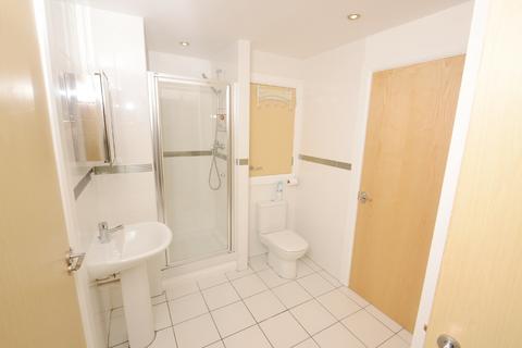 2 bedroom flat to rent, Ashton Old Road, Manchester M11