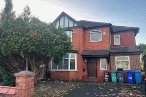 5 bedroom semi-detached house to rent, Birchfields Road, Manchester M14