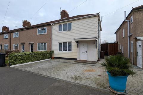 5 bedroom end of terrace house for sale, Scott Road, Chadwell St.Mary