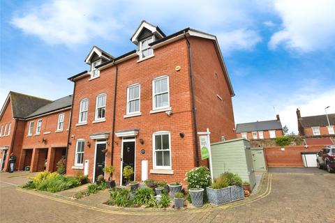 3 bedroom end of terrace house for sale, Dragoon Road, Colchester, Essex, CO2
