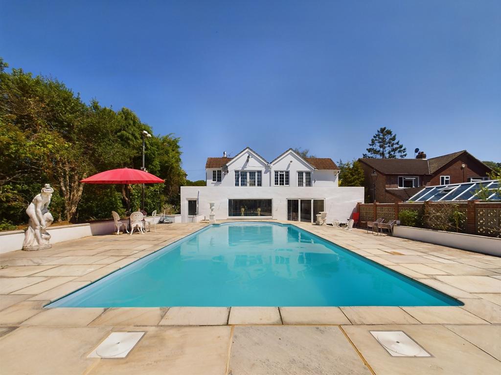 Burridge Road, Southampton SO31 4 bed detached house for sale £2,500,000